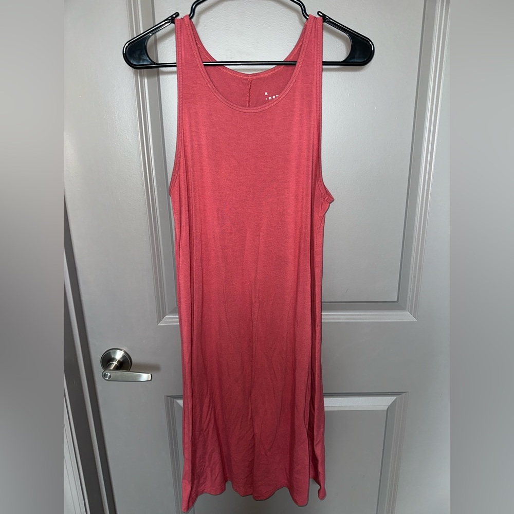 Chic Sleeveless Coral Midi Dress